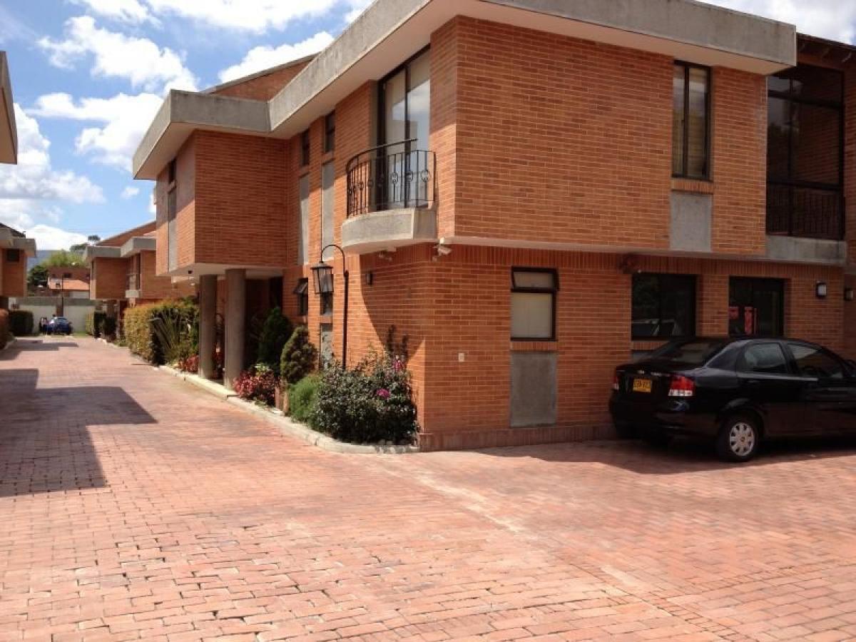 4 bedrooms House in Bogota, Colombia No. 12089