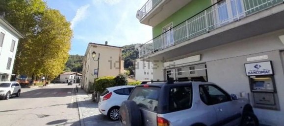 262m² Commercial property in Vetto, Italy No. 118659 3