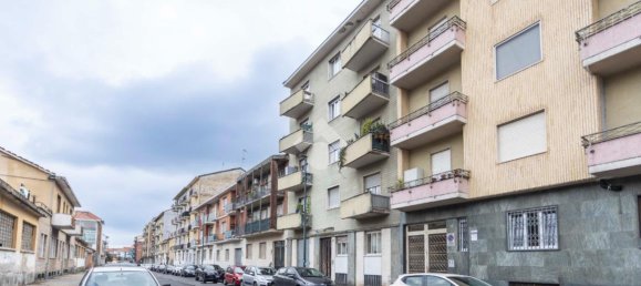 2 rooms Apartment in Turin, Italy No. 11635 2