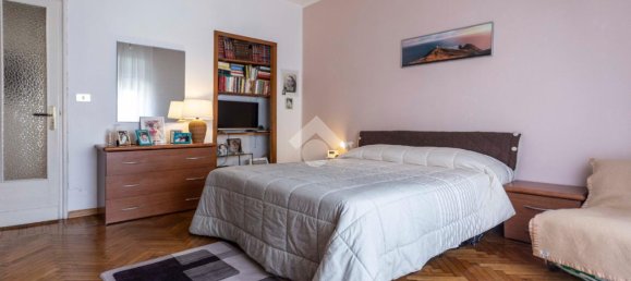 2 rooms Apartment in Turin, Italy No. 11635 11