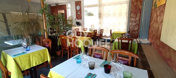 63m² Commercial property in Neyron, France No. 191777 4