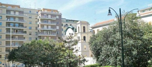 5 bedrooms Apartment in Naples, Italy No. 332180 7