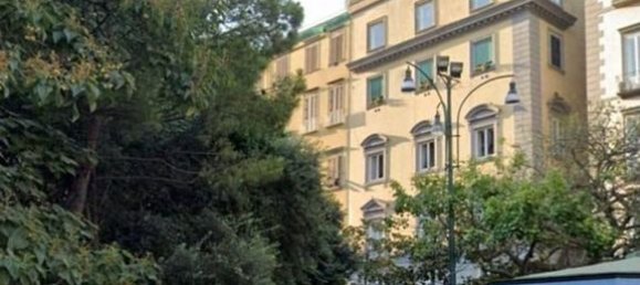 5 bedrooms Apartment in Naples, Italy No. 332180 6