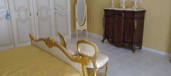 4 rooms Apartment in Torre del Greco, Italy No. 14167 14