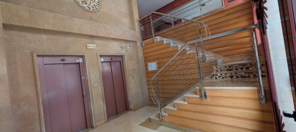 Apartamento de 4 dormitorios en Alicante, Spain No. 28875 2