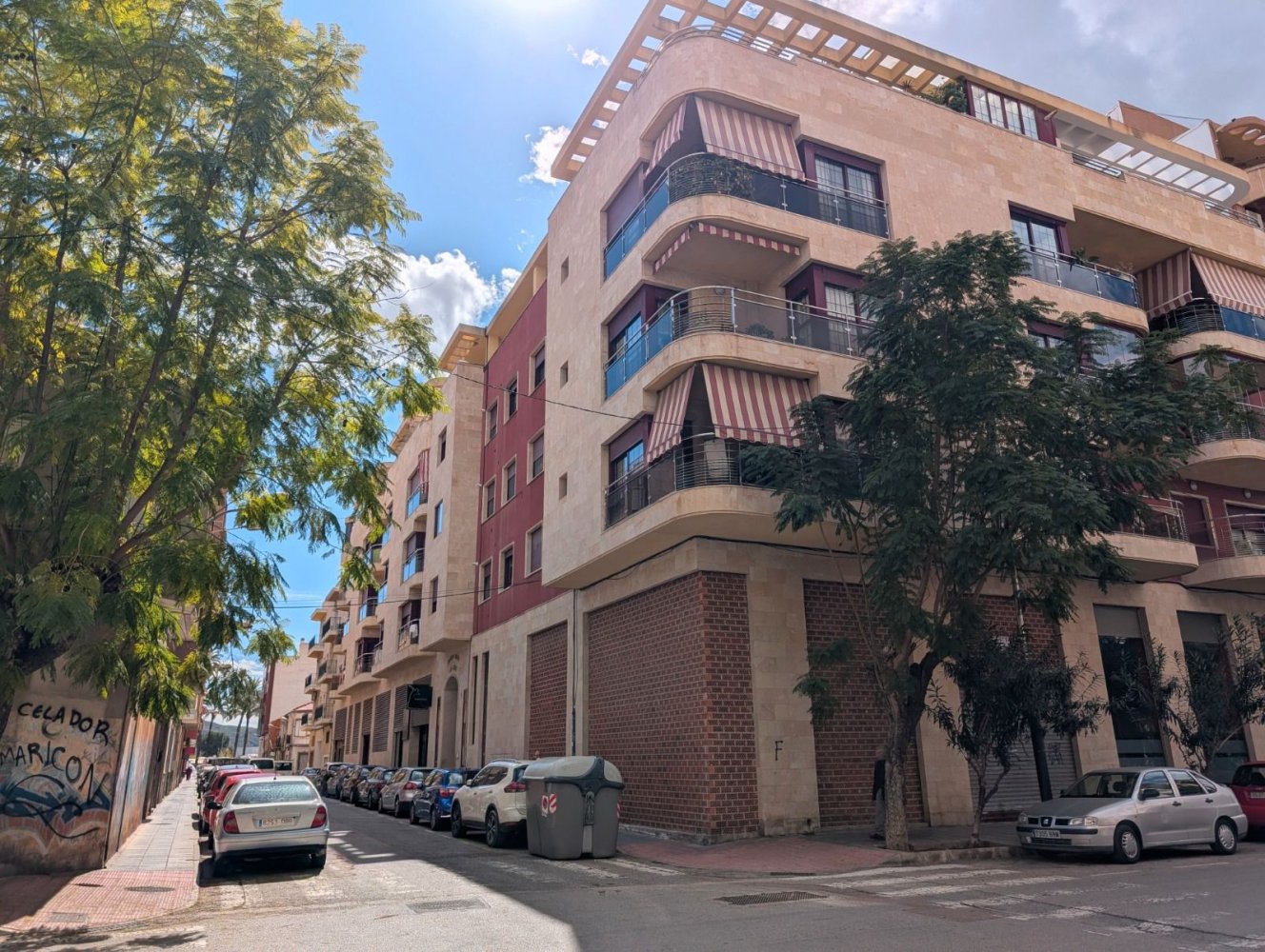 Apartamento de 4 dormitorios en Alicante, Spain No. 28875
