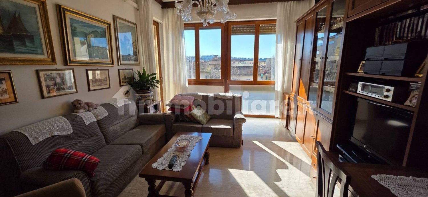2 bedrooms Apartment in Florence, Italy No. 267317