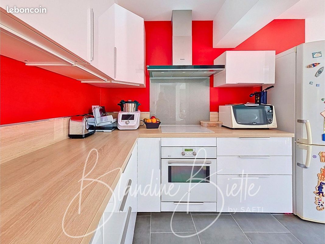 3 bedrooms House in Chatou, France No. 291520