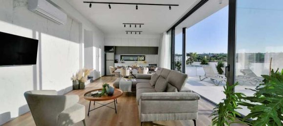 Propiedad comercial de 3 dormitorios en Pernera, Cyprus No. 18657 10