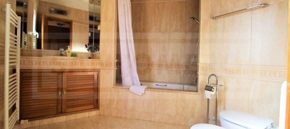 4 Schlafzimmer Villa in Guia, Portugal, Nr. 131006 10