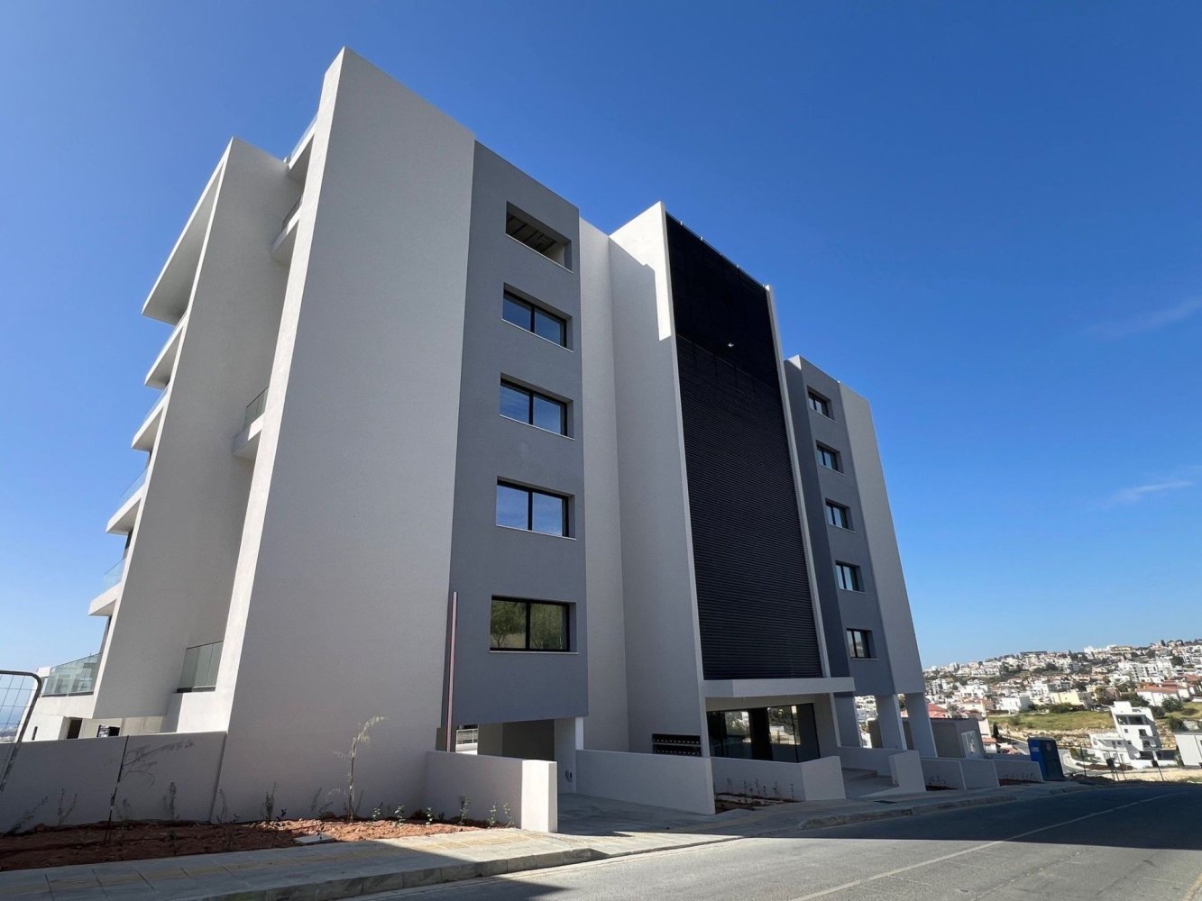 2 bedrooms Apartment in Agios Athanasios, Cyprus No. 27997