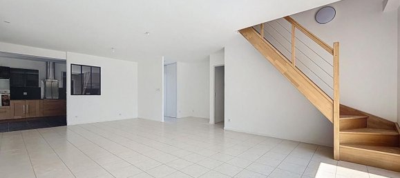 5 bedrooms House in Doue-en-Anjou, France No. 362824 4