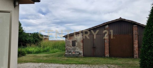 7 rooms House in Sanguinetto, Italy No. 269364 4