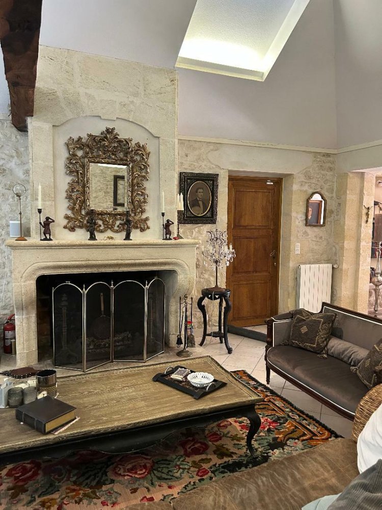 5 bedrooms House in Gironde, France No. 333251