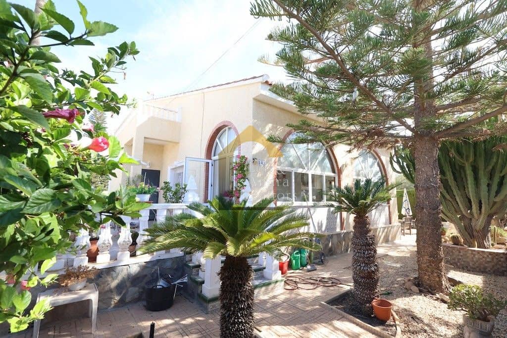 3 bedrooms House in Torrevieja, Spain No. 202771