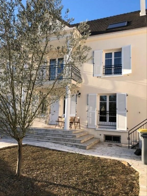 6 chambres Maison à Chilly-Mazarin, France No. 174009