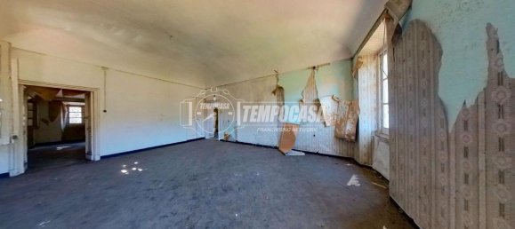 5-salle Appartement à Savona, Italy No. 37357 4