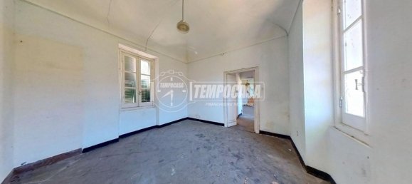 5-salle Appartement à Savona, Italy No. 37357 16