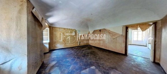 5-salle Appartement à Savona, Italy No. 37357 7