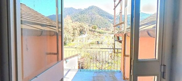 5-salle Appartement à Savona, Italy No. 37357 21