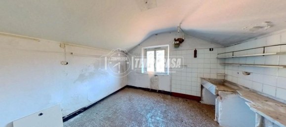 5-salle Appartement à Savona, Italy No. 37357 14