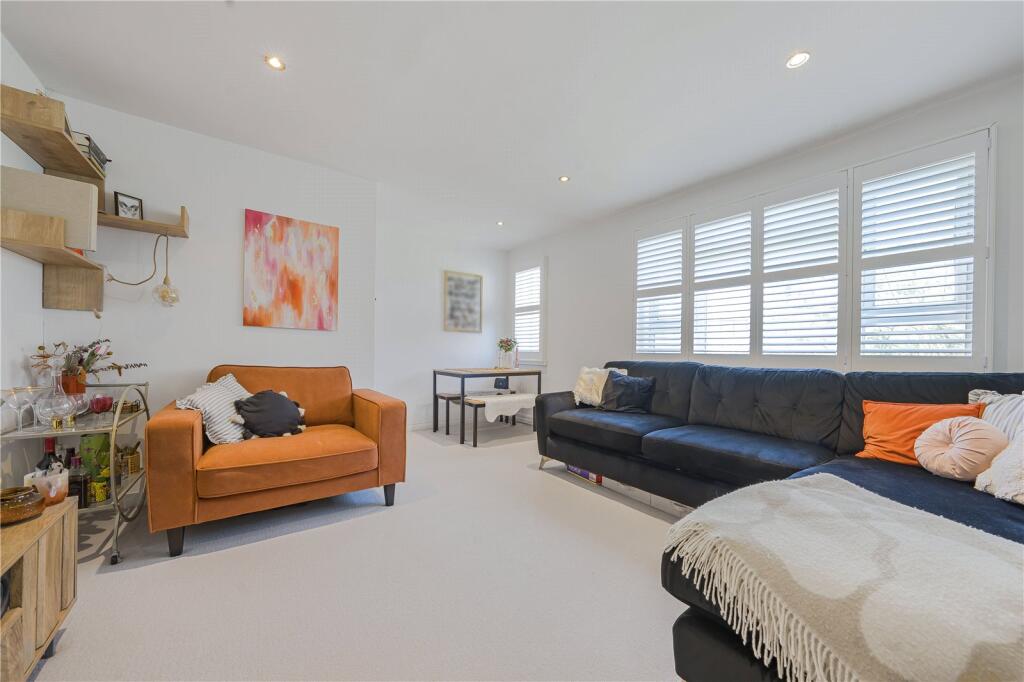 2 bedrooms Apartment in London, United Kingdom No. 7215