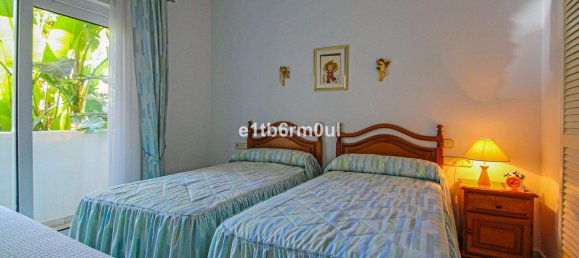 Apartamento de 2 dormitorios en Marbella, Spain No. 104394 17