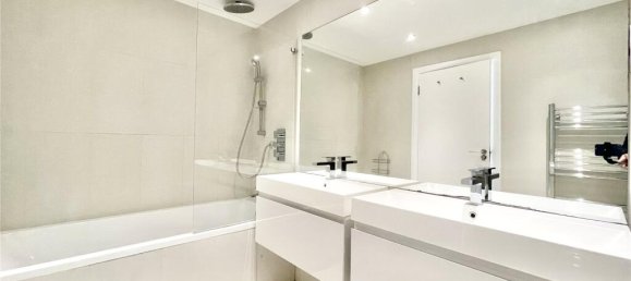 3 bedrooms House in Friern Barnet, United Kingdom No. 6709 17