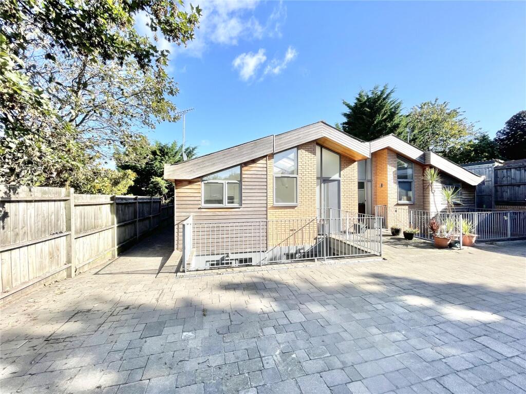 3 bedrooms House in Friern Barnet, United Kingdom No. 6709