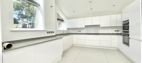 3 bedrooms House in Friern Barnet, United Kingdom No. 6709 13