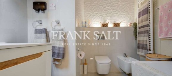 2 bedrooms Townhouse in Luqa, Malta No. 105 13