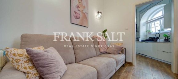 2 bedrooms Townhouse in Luqa, Malta No. 105 4