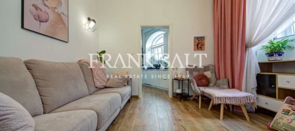 2 bedrooms Townhouse in Luqa, Malta No. 105 5