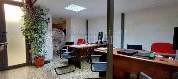 104m² Commercial property in Syracuse, Italy No. 340788 2