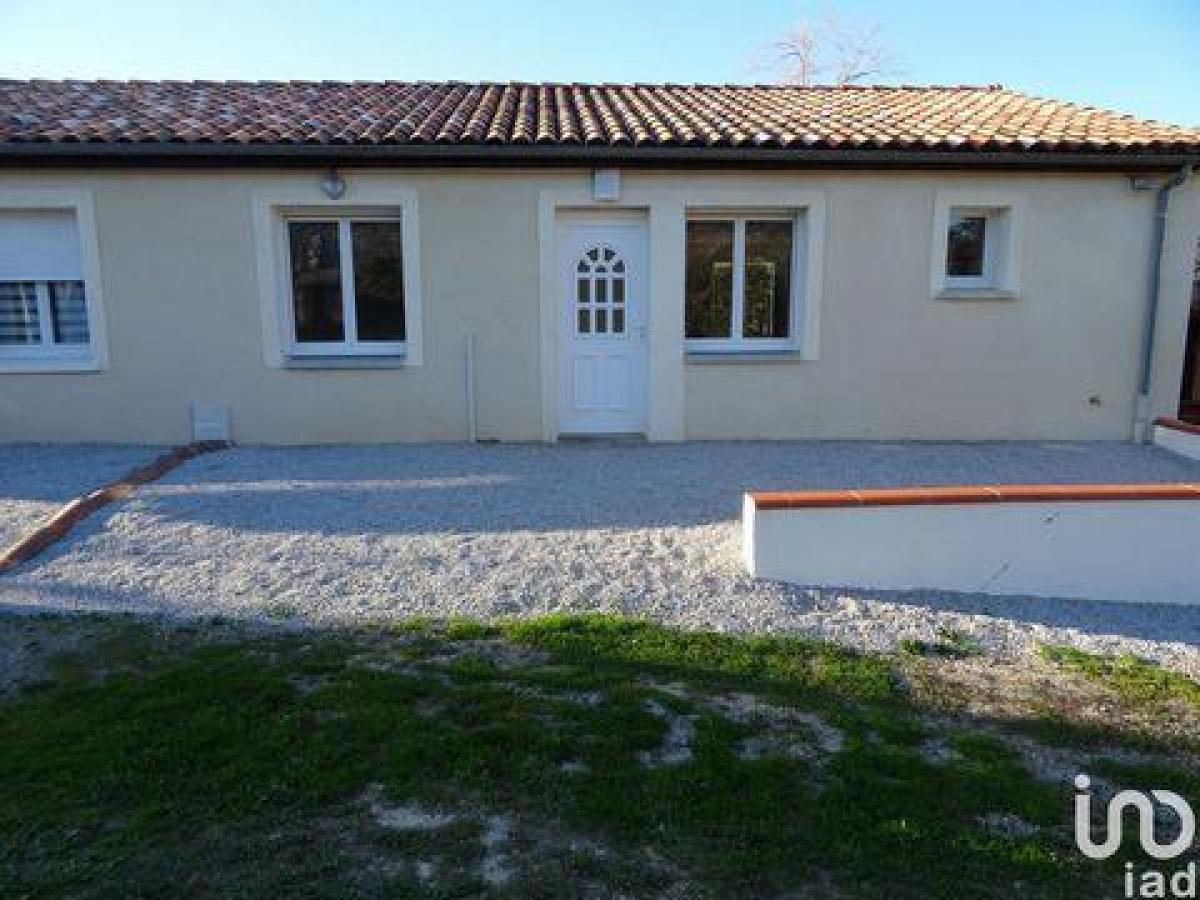 2 bedrooms House in Revel, France No. 23912