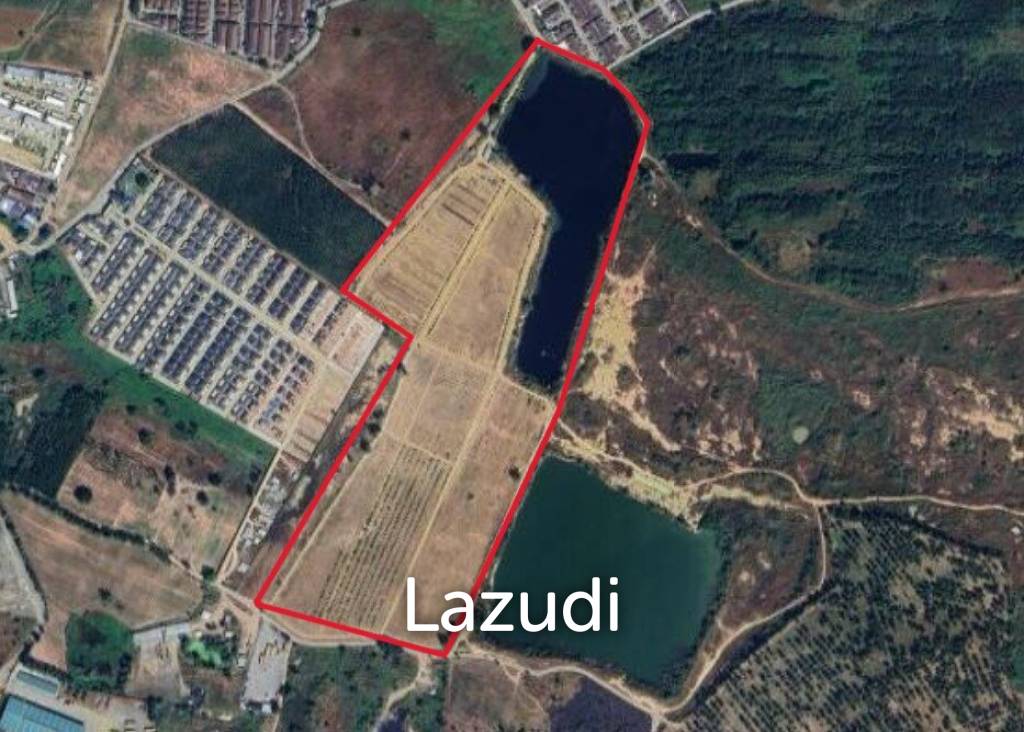  Commercial property in Si Racha, Thailand No. 23899