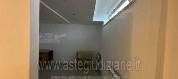 5 rooms Apartment in Pomezia, Italy No. 300979 20