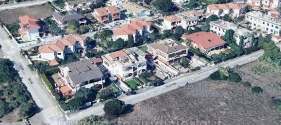 5 rooms Apartment in Pomezia, Italy No. 300979 10