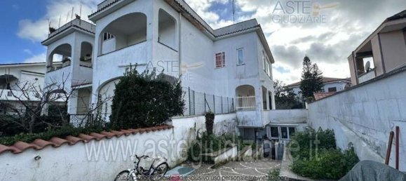 5 rooms Apartment in Pomezia, Italy No. 300979 21
