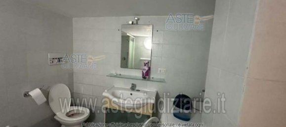 5 rooms Apartment in Pomezia, Italy No. 300979 6