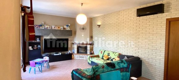 2 Schlafzimmer Villa in Podenzano, Italy, Nr. 261040 4