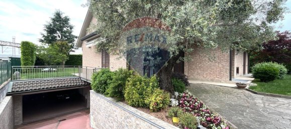 6 rooms Villa in Caronno Pertusella, Italy No. 262462 48