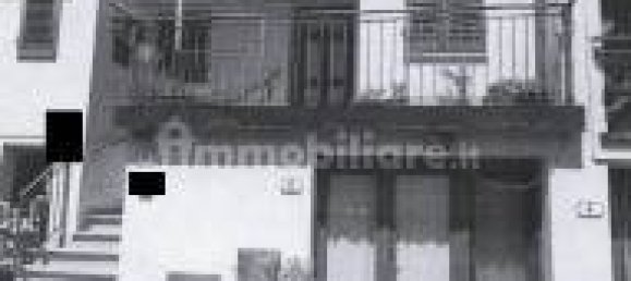 3 bedrooms House in Capraia e Limite, Italy No. 297643 2