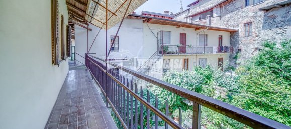 Casa de 4 habitaciónes en Somma Lombardo, Italy No. 334172 38