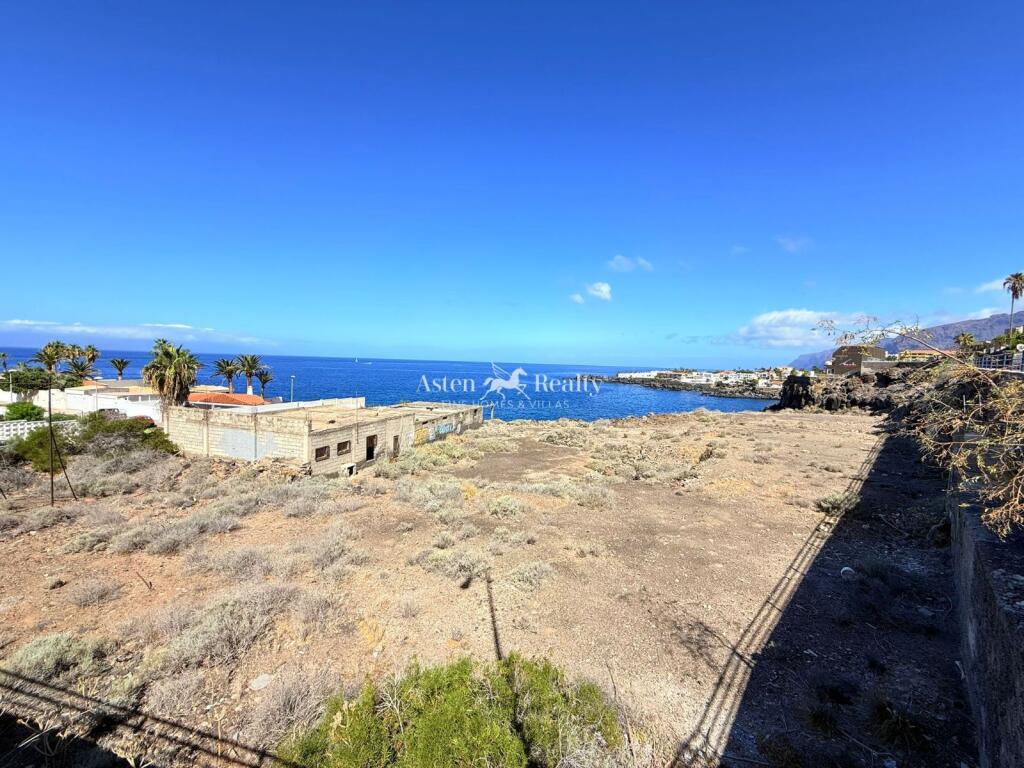 3000m² Land in Santiago del Teide, Spain No. 246178