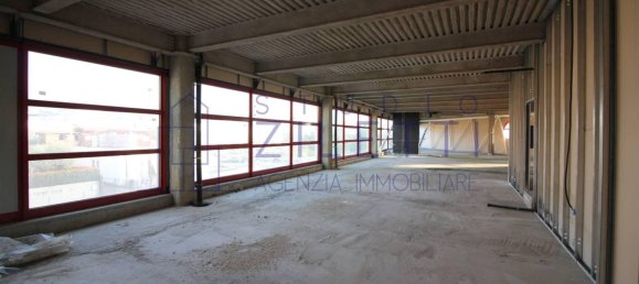 Escritório de 5 divisões em Concesio, Italy N.º 236726 12