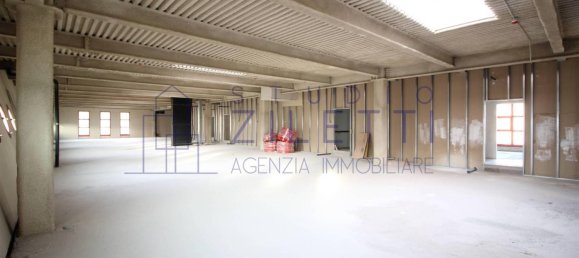 Escritório de 5 divisões em Concesio, Italy N.º 236726 14