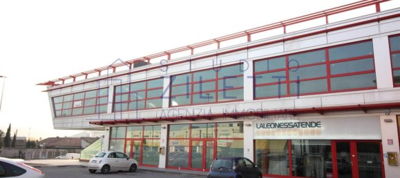 Escritório de 5 divisões em Concesio, Italy N.º 236726 2