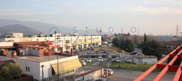 Escritório de 5 divisões em Concesio, Italy N.º 236726 18