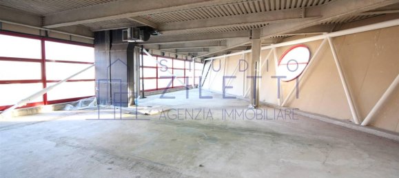 Escritório de 5 divisões em Concesio, Italy N.º 236726 10